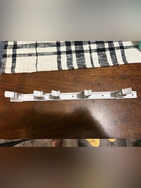 White Boom holder with Adjustable Clips